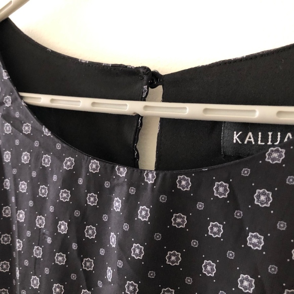 Sleeveless Dress with Tier Details - M - Picture 2 of 8